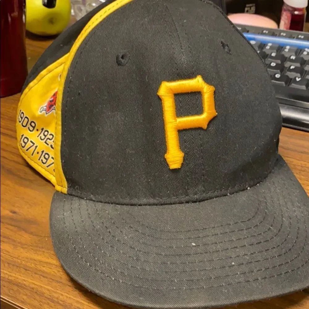 Pittsburgh Pirates Cap sz. M-L Good Condition